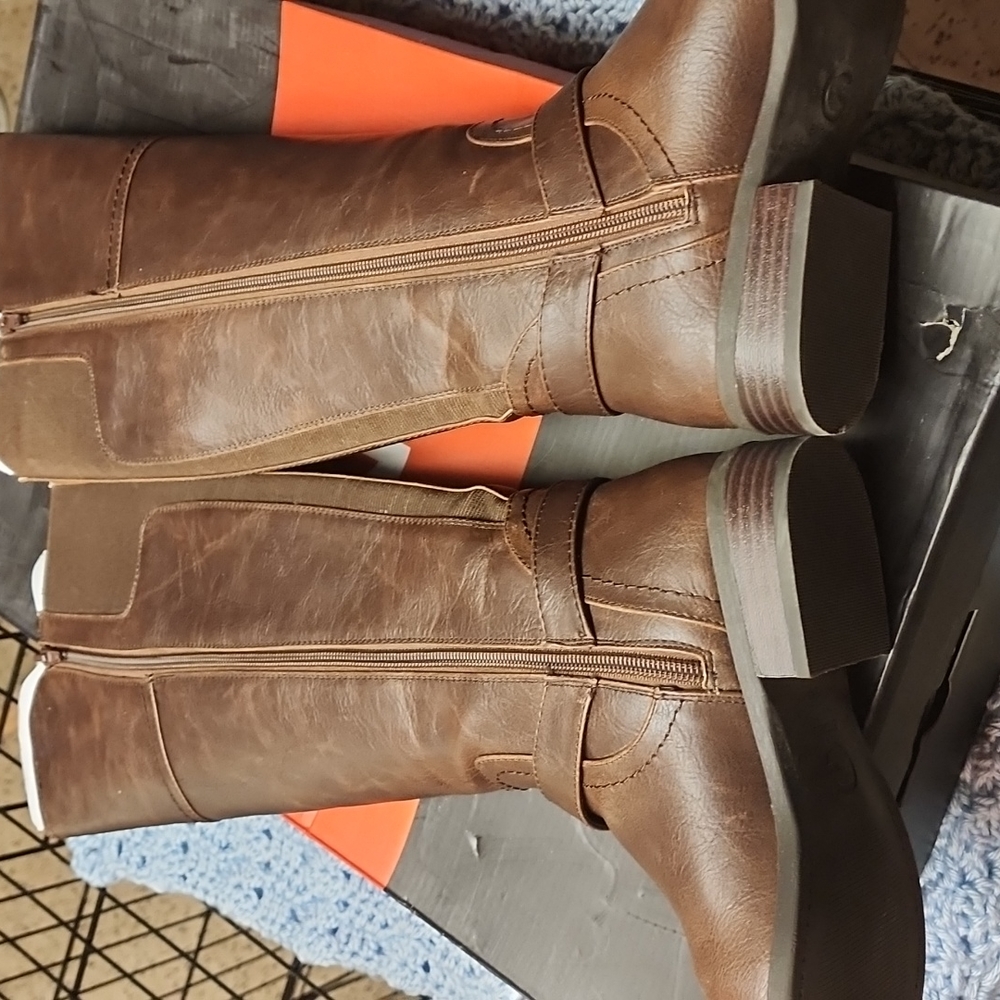 Riding boots